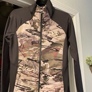Under Armour NWT Women’s Quilted Camo Jacket